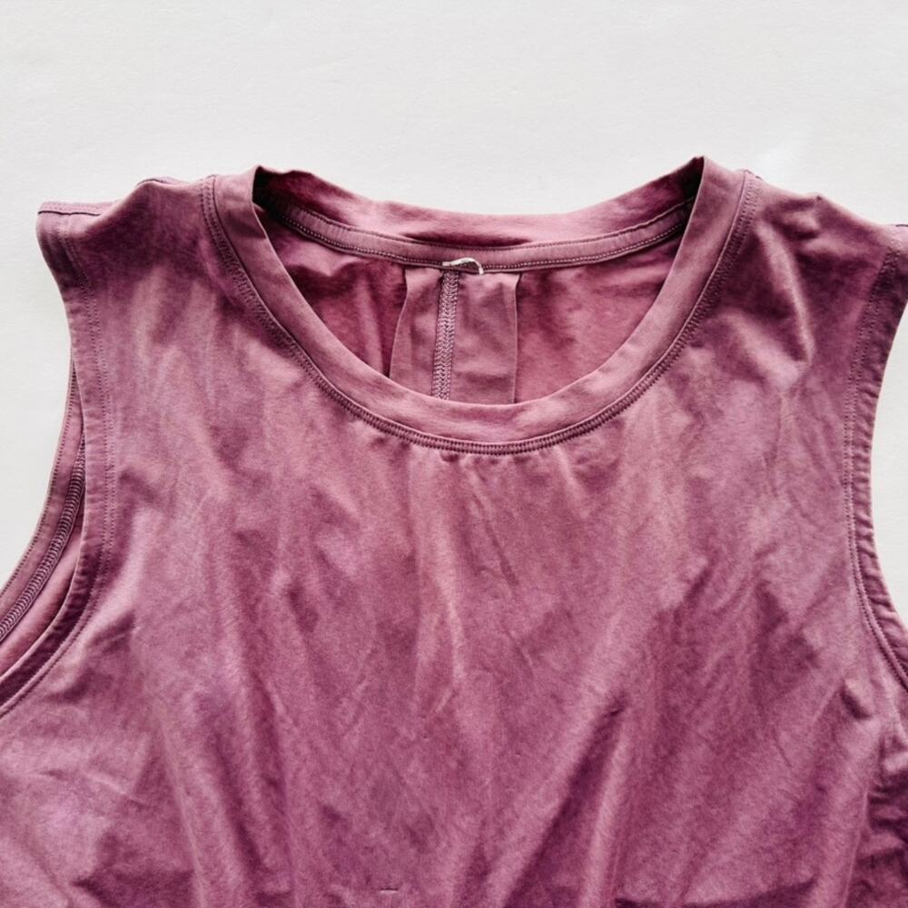 Lululemon Lightweight Split-Back Training Tank To… - image 4